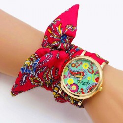 Montre foulard arabesque rouge rose or bracelet tissu