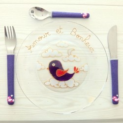 L' ensemble assiette + 3 couverts Oiseau "Amour et bonheur"