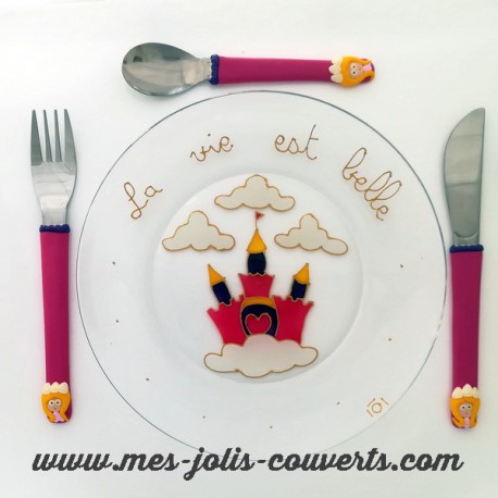 L'assiette et son trio de couverts enfant Princesse pour les petites princesses!