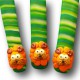 Jolis petits couverts Lion pour enfant en résine polymère, couleur des manches vert mélangé.