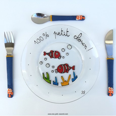 On craque pour ce petit ensemble de 3 couverts et son assiette petits poisson-clown